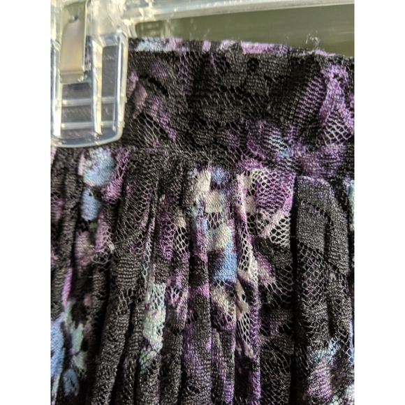 Torrid Floral Lace Pleated Skater Skirt - Picture 8 of 8
